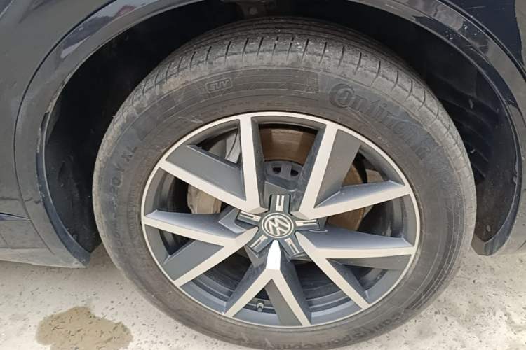 Used Volkswagen Touareg 2019 3.0 TSI RuiFeng Edition China V Standard Right Front Wheel Hub