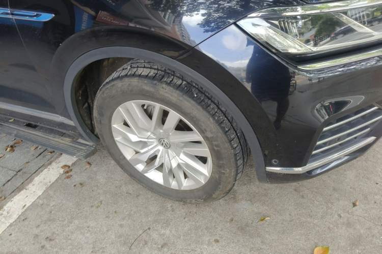 Used Volkswagen Touareg 2019 2.0TSI Ruiyi Edition China VI Standard Right Front Wheel Hub