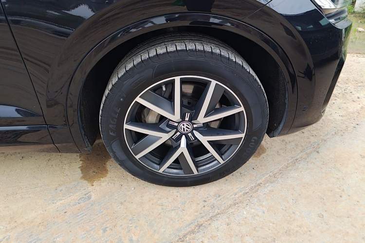 Used Volkswagen Touareg 2019 3.0 TSI RuiFeng Edition China VI Standard Right Front Wheel Hub
