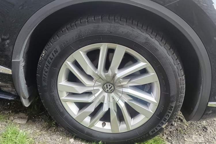 Used Volkswagen Touareg 2019 2.0 TSI Ruiyi Edition China V Standard Right Front Wheel Hub