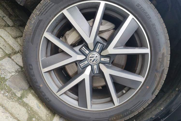 Used Volkswagen Touareg 2019 3.0 TSI RuiFeng Edition China V Standard Right Front Wheel Hub
