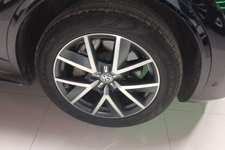 Used Volkswagen Touareg 2019 3.0 TSI RuiFeng Edition China V Standard Right Front Wheel Hub
