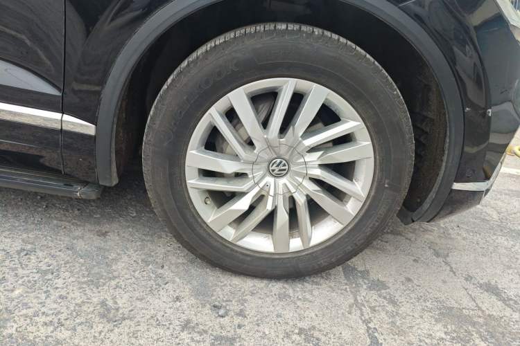 Used Volkswagen Touareg 2019 2.0TSI Ruiyi Edition China VI Standard Right Front Wheel Hub