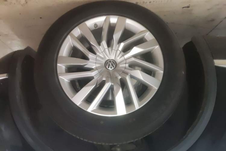 Used Volkswagen Touareg 2019 2.0 TSI Ruiyi Edition China V Standard Right Front Wheel Hub