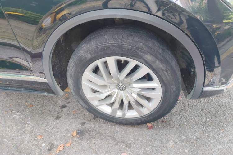 Used Volkswagen Touareg 2019 2.0TSI Ruiyi Edition China VI Standard Right Front Wheel Hub