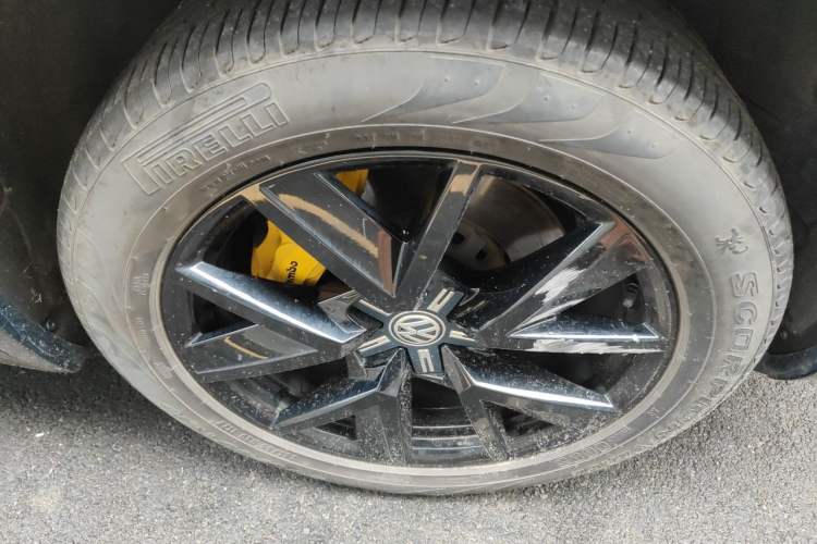 Used Volkswagen Touareg 2019 3.0 TSI RuiFeng Edition China VI Standard Right Front Wheel Hub