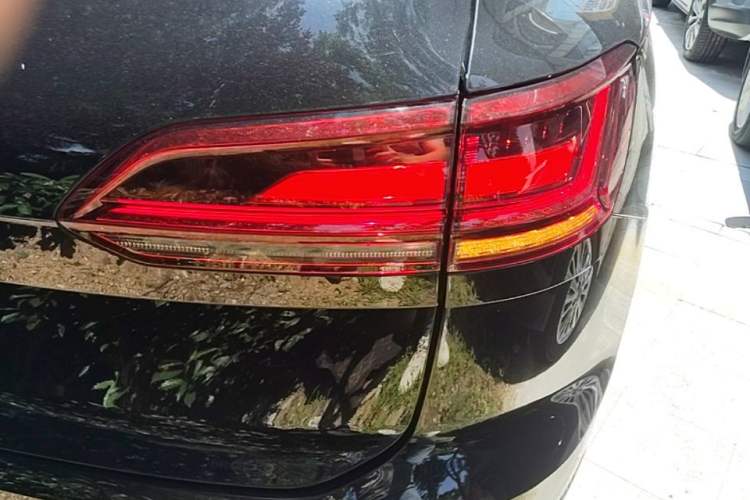 Used Volkswagen Touareg 2019 2.0TSI Ruiyi Edition China VI Standard Right Rear Taillight