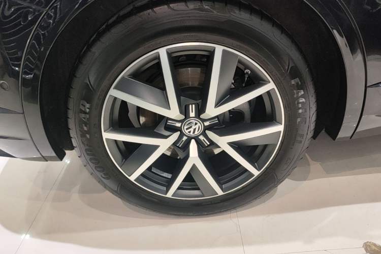 Used Volkswagen Touareg 2019 3.0 TSI RuiFeng Edition China VI Standard Right Rear Wheel Hub