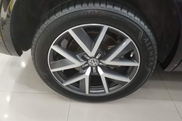 Used Volkswagen Touareg 2019 3.0 TSI RuiFeng Edition China VI Standard Right Rear Wheel Hub