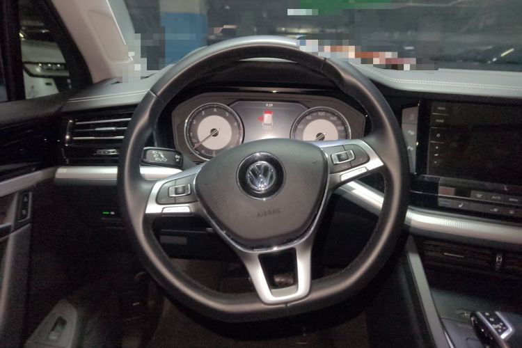 Used Volkswagen Touareg 2019 2.0 TSI Flagship Edition China VI Steering Wheel