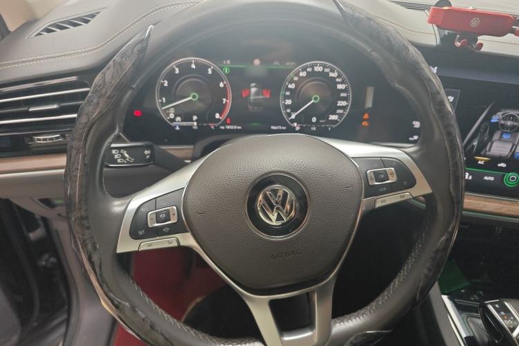 Used Volkswagen Touareg 2019 3.0 TSI RuiFeng Edition China V Standard Steering Wheel