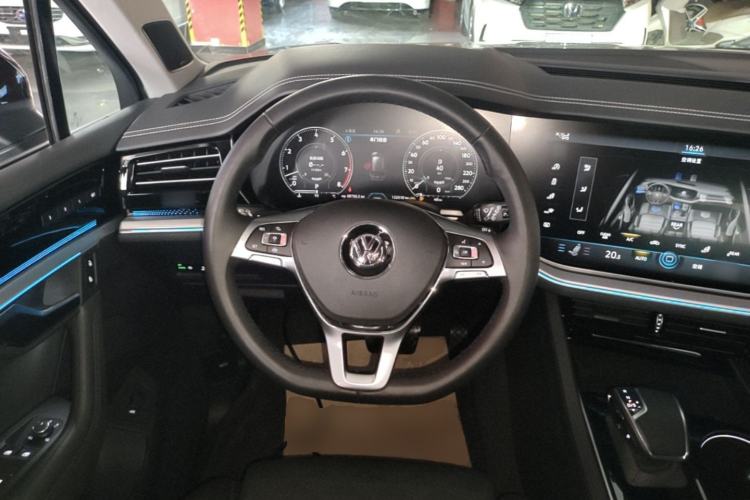 Used Volkswagen Touareg 2019 3.0 TSI Prestige Version China VI Standard Steering Wheel