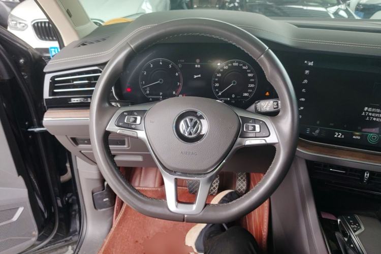 Used Volkswagen Touareg 2019 3.0 TSI RuiFeng Edition China VI Standard Steering Wheel