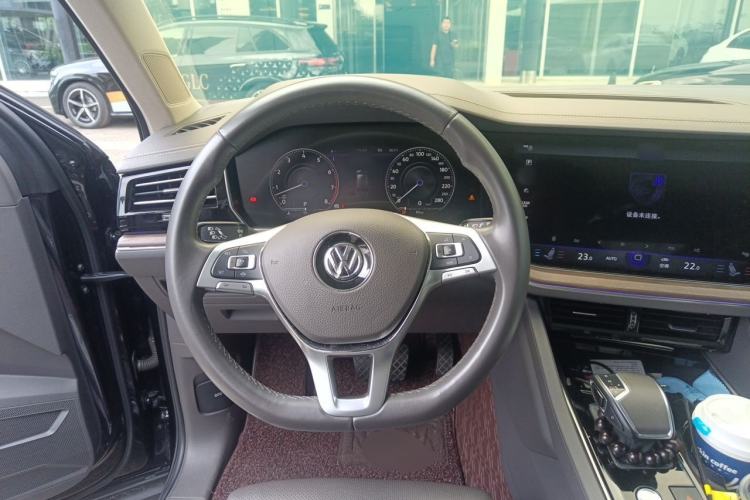 Used Volkswagen Touareg 2019 3.0 TSI RuiFeng Edition China V Standard Steering Wheel