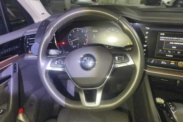 Used Volkswagen Touareg 2019 3.0 TSI RuiFeng Edition China VI Standard Steering Wheel