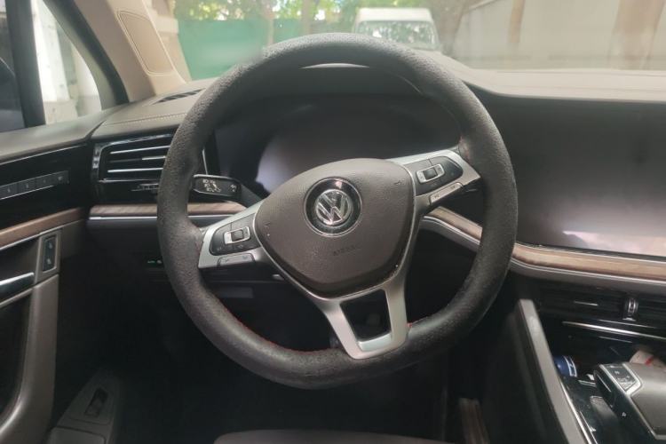 Used Volkswagen Touareg 2019 3.0 TSI RuiFeng Edition China V Standard Steering Wheel