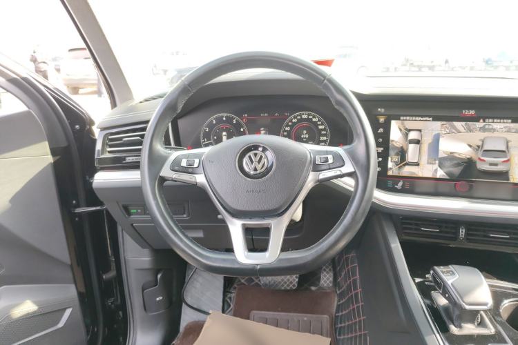 Used Volkswagen Touareg 2019 3.0 TSI RuiFeng Edition China VI Standard Steering Wheel