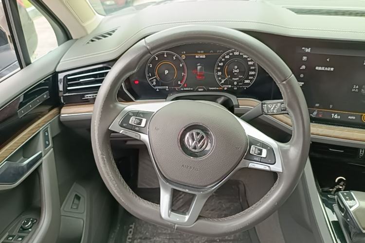 Used Volkswagen Touareg 2019 3.0 TSI RuiFeng Edition China V Standard Steering Wheel