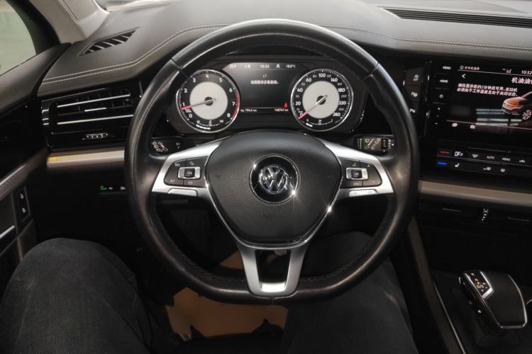 Used Volkswagen Touareg 2019 2.0 TSI Flagship Edition China VI Steering Wheel