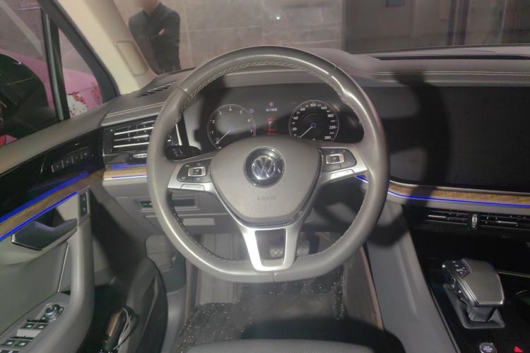Used Volkswagen Touareg 2019 3.0 TSI RuiFeng Edition China V Standard Steering Wheel