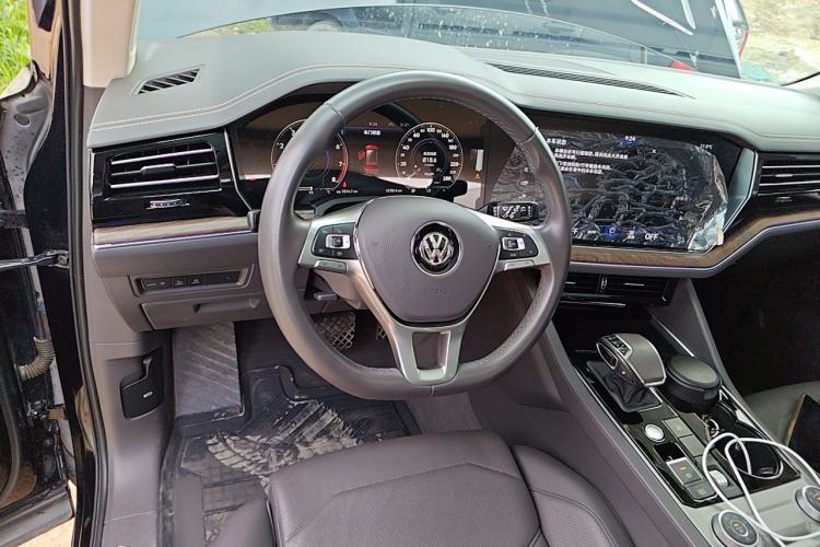 Used Volkswagen Touareg 2019 3.0 TSI RuiFeng Edition China VI Standard Steering Wheel