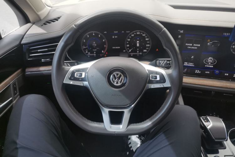 Used Volkswagen Touareg 2019 2.0TSI Ruiyi Edition China VI Standard Steering Wheel