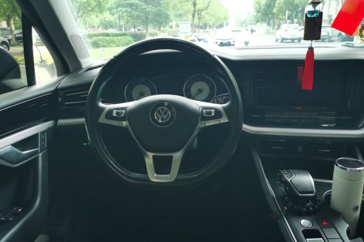 Used Volkswagen Touareg 2019 2.0TSI Ruiyi Edition China VI Standard Steering Wheel