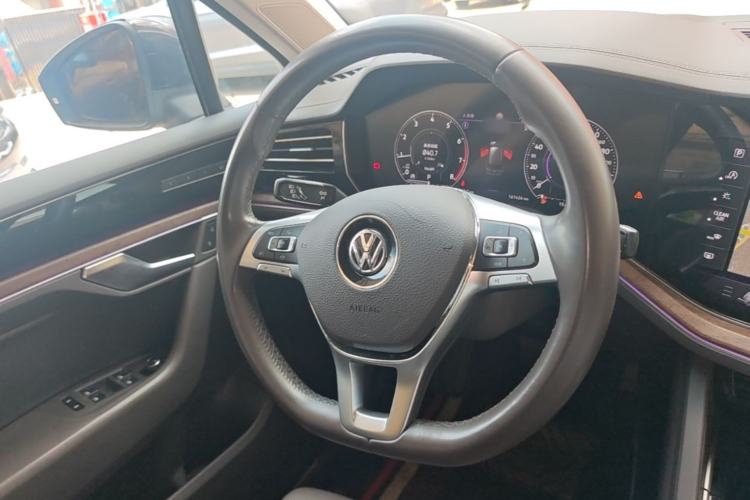 Used Volkswagen Touareg 2019 3.0 TSI RuiFeng Edition China VI Standard Steering Wheel