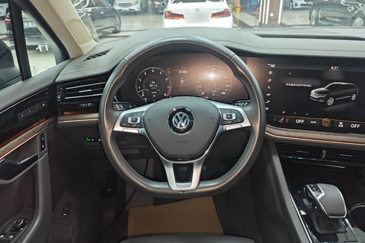 Used Volkswagen Touareg 2019 3.0 TSI RuiFeng Edition China VI Standard Steering Wheel