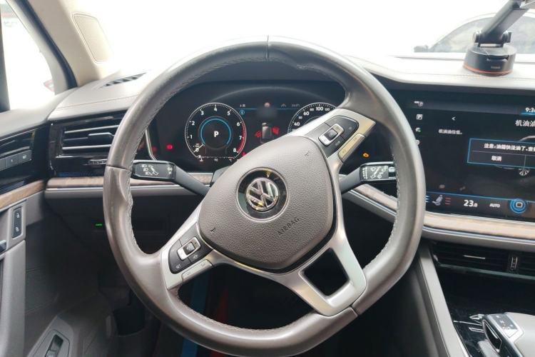 Used Volkswagen Touareg 2019 3.0 TSI RuiFeng Edition China V Standard Steering Wheel