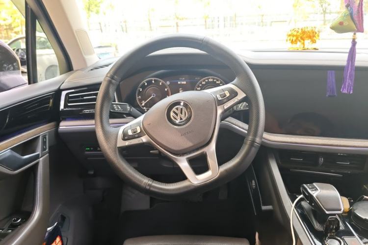 Used Volkswagen Touareg 2019 2.0 TSI Ruiyi Edition China V Standard Steering Wheel