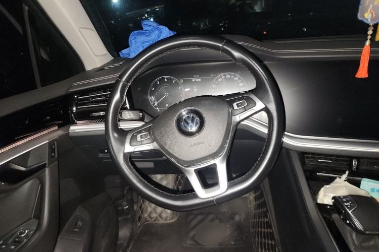 Used Volkswagen Touareg 2019 2.0TSI Ruiyi Edition China VI Standard Steering Wheel