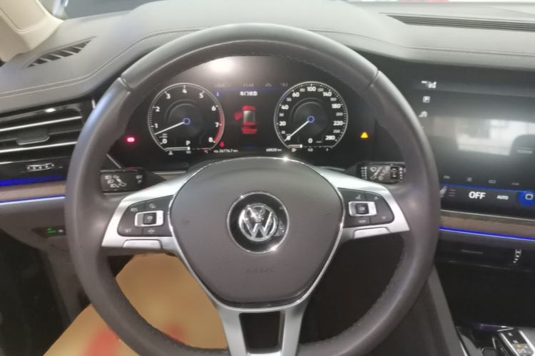 Used Volkswagen Touareg 2019 3.0 TSI RuiFeng Edition China VI Standard Steering Wheel