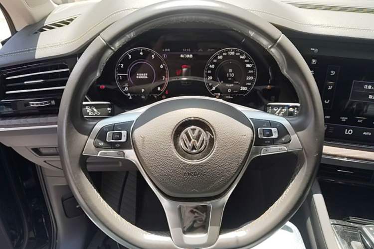 Used Volkswagen Touareg 2019 2.0TSI Ruiyi Edition China VI Standard Steering Wheel