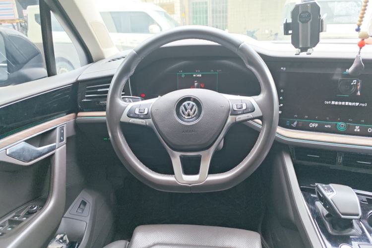 Used Volkswagen Touareg 2019 2.0 TSI Ruiyi Edition China V Standard Steering Wheel