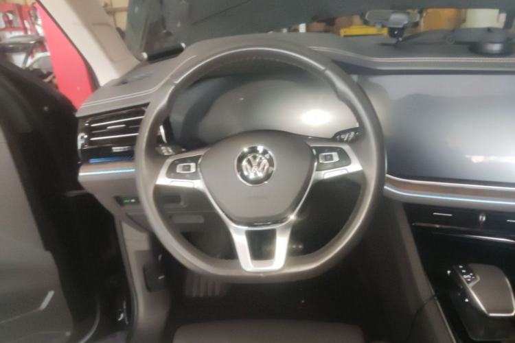 Used Volkswagen Touareg 2019 2.0 TSI Ruiyi Edition China V Standard Steering Wheel