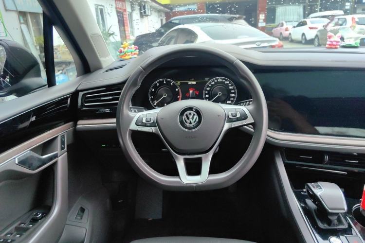 Used Volkswagen Touareg 2019 2.0 TSI Ruiyi Edition China V Standard Steering Wheel