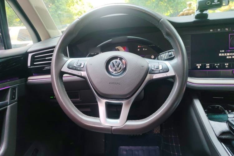 Used Volkswagen Touareg 2019 2.0TSI Ruiyi Edition China VI Standard Steering Wheel