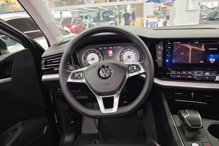 Used Volkswagen Touareg 2019 2.0 TSI Flagship Edition China VI Steering Wheel