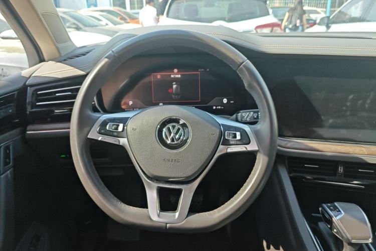 Used Volkswagen Touareg 2019 3.0 TSI RuiFeng Edition China VI Standard Steering Wheel