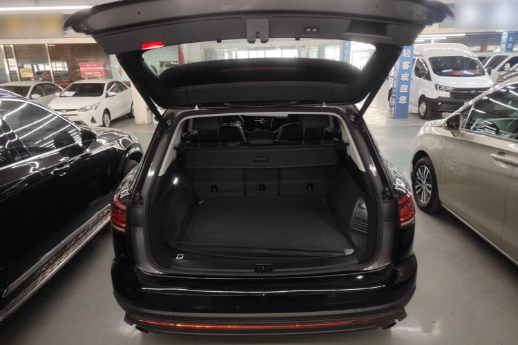 Used Volkswagen Touareg 2019 2.0 TSI Flagship Edition China VI Trunk