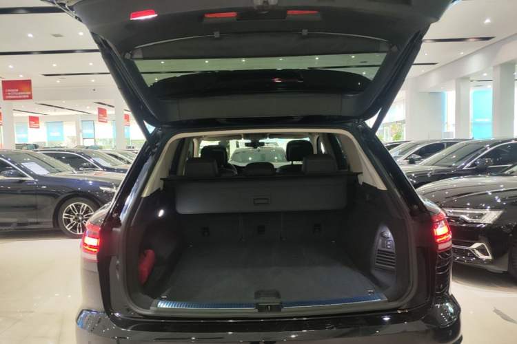 Used Volkswagen Touareg 2019 3.0 TSI RuiFeng Edition China VI Standard Trunk