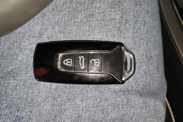 Used Volkswagen Touareg 2019 3.0 TSI Prestige Version China VI Standard Vehicle Key