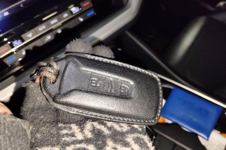 Used Volkswagen Touareg 2019 2.0 TSI Flagship Edition China VI Vehicle Key