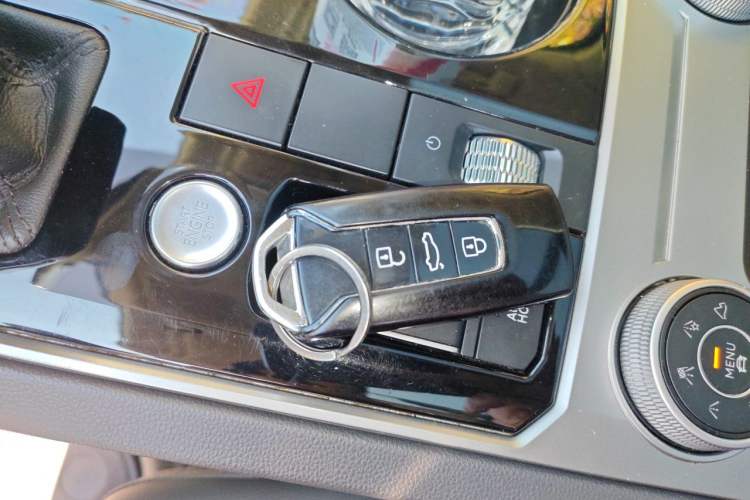 Used Volkswagen Touareg 2019 3.0 TSI RuiFeng Edition China VI Standard Vehicle Key