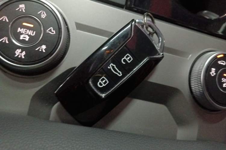 Used Volkswagen Touareg 2019 3.0 TSI RuiFeng Edition China V Standard Vehicle Key
