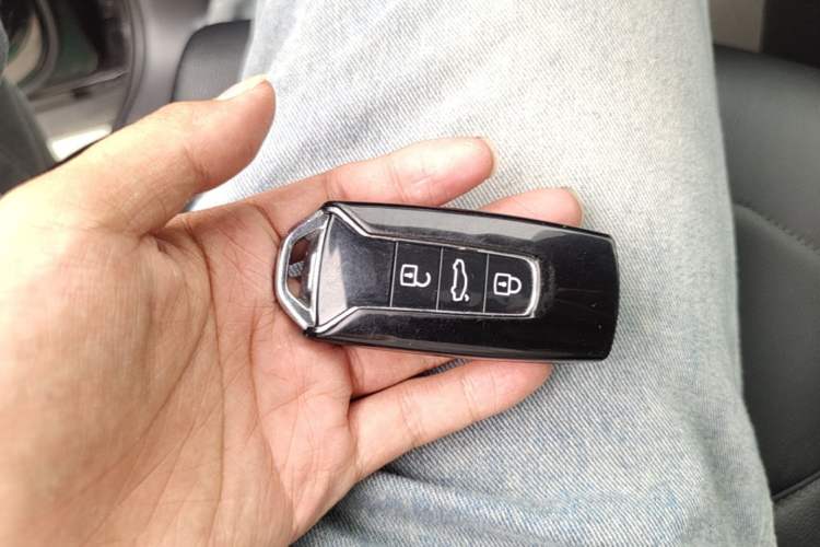 Used Volkswagen Touareg 2019 2.0 TSI Flagship Edition China VI Vehicle Key