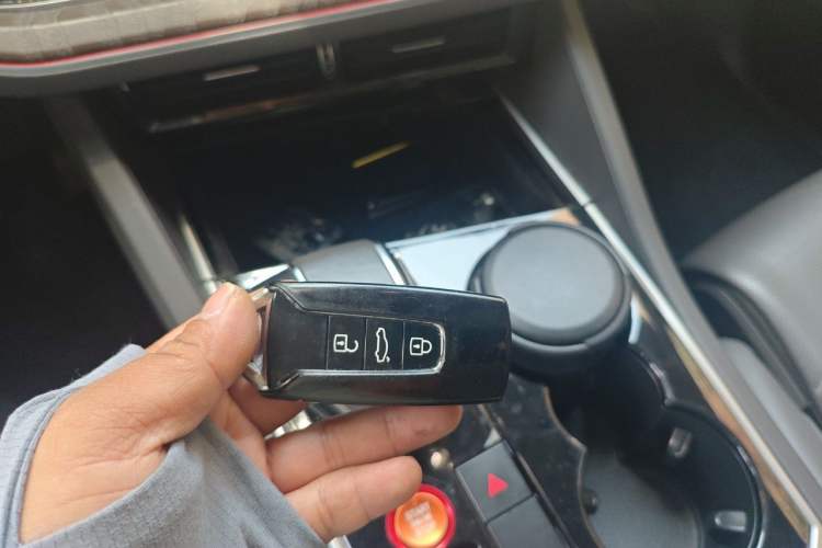 Used Volkswagen Touareg 2019 2.0 TSI Ruiyi Edition China V Standard Vehicle Key