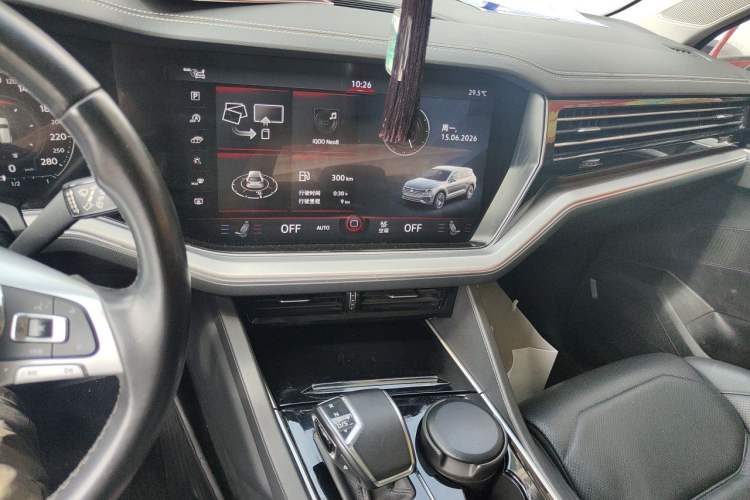 Used Volkswagen Touareg 2019 2.0TSI Ruiyi Edition China VI Standard Audio And AC Panel