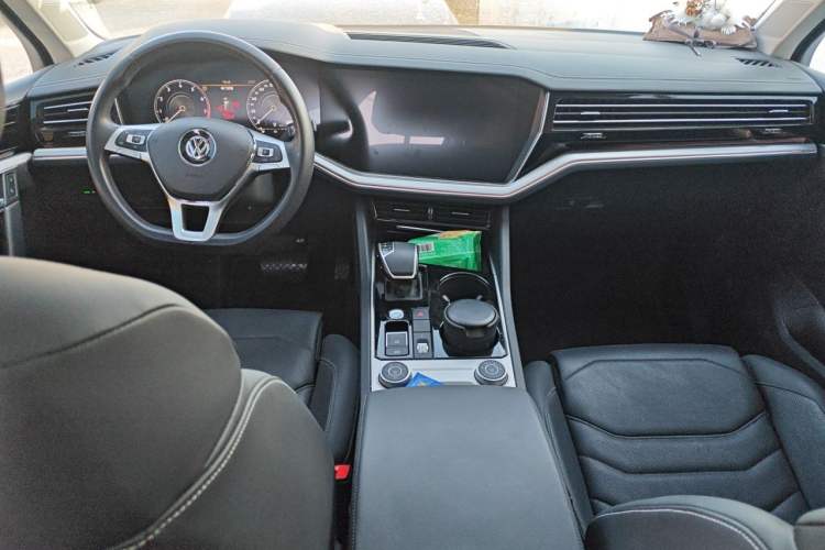 Used Volkswagen Touareg 2019 2.0TSI Ruiyi Edition China VI Standard Center Console
